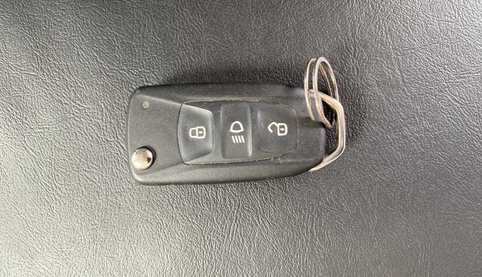 2021 Tata ALTROZ XM PLUS PETROL, Petrol, Manual, 10,500 km, Key Close Up