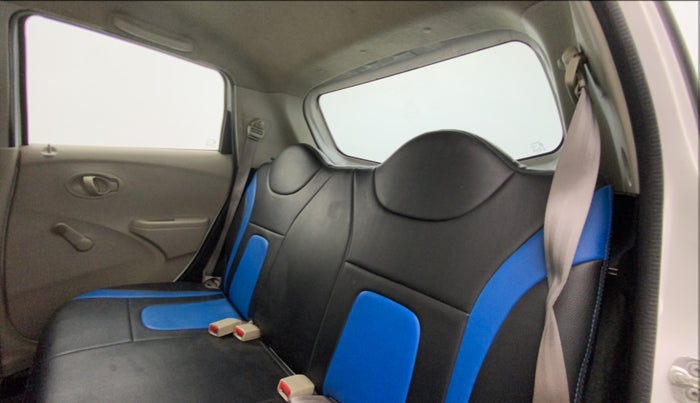 2017 Datsun Go T, Petrol, Manual, 38,734 km, Right Side Rear Door Cabin