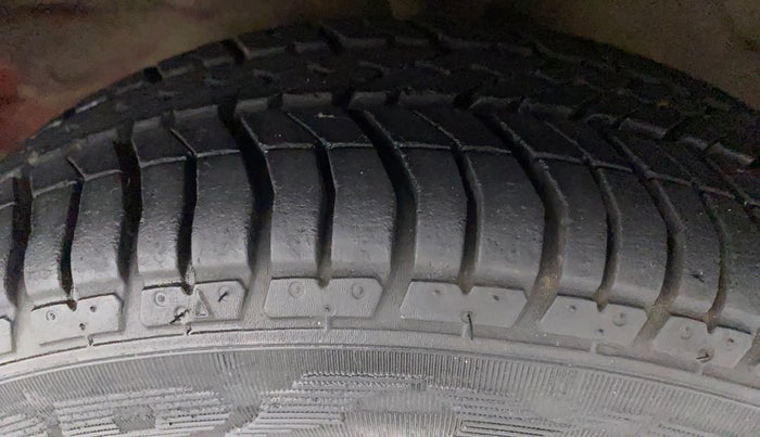 2012 Hyundai Santro Xing GL PLUS, Petrol, Manual, 76,888 km, Left Front Tyre Tread