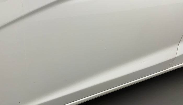 2017 Honda Jazz 1.2L I-VTEC V AT, Petrol, Automatic, 66,285 km, Front passenger door - Minor scratches