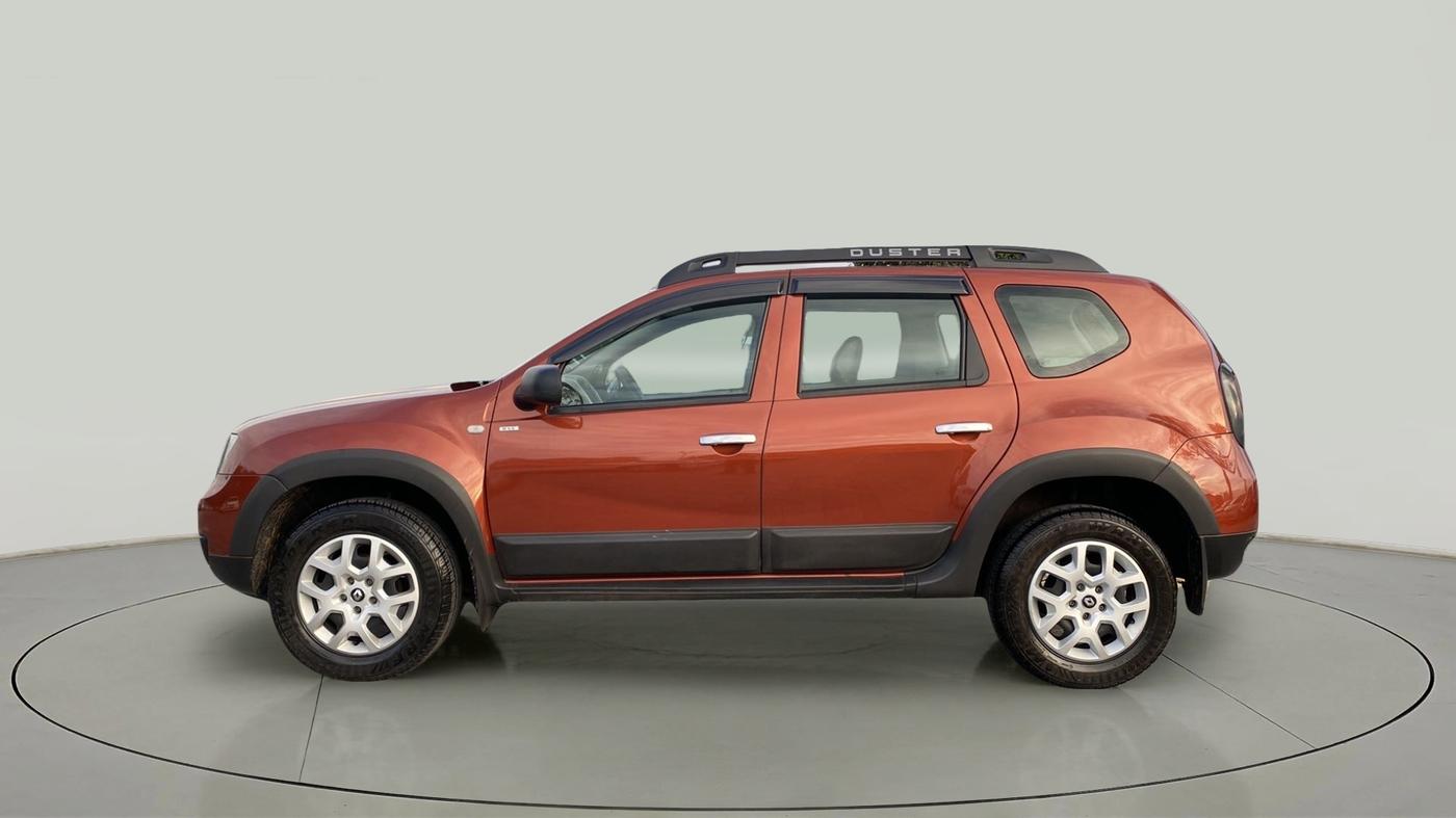 2017 Renault Duster RXE PETROL, Petrol, Manual, 25,781 km, Left Side