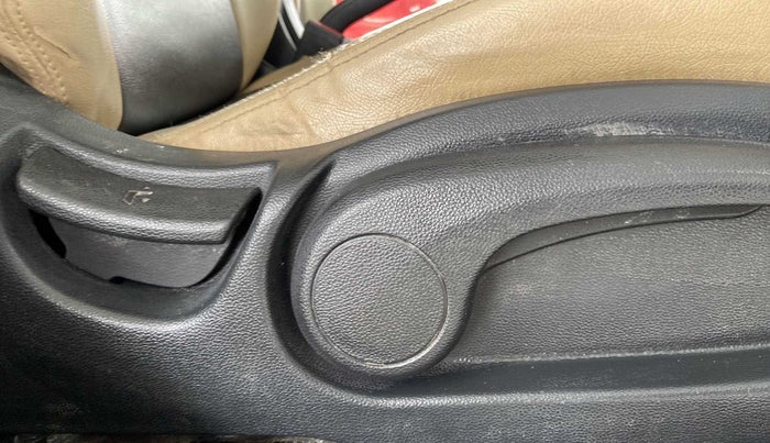 2015 Hyundai Elite i20 SPORTZ 1.2, Petrol, Manual, 82,350 km, Driver Side Adjustment Panel