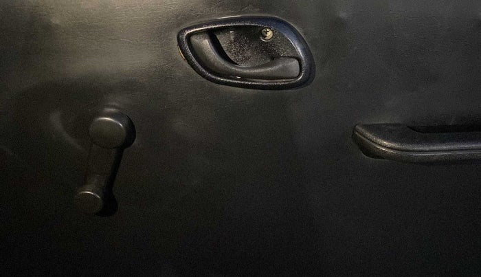 2018 Maruti Eeco 5 STR WITH A/C+HTR, Petrol, Manual, 83,199 km, Driver Side Door Panels Control