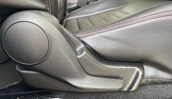 2018 Maruti Swift LXI, Petrol, Manual, 19,104 km, Driver Side Adjustment Panel