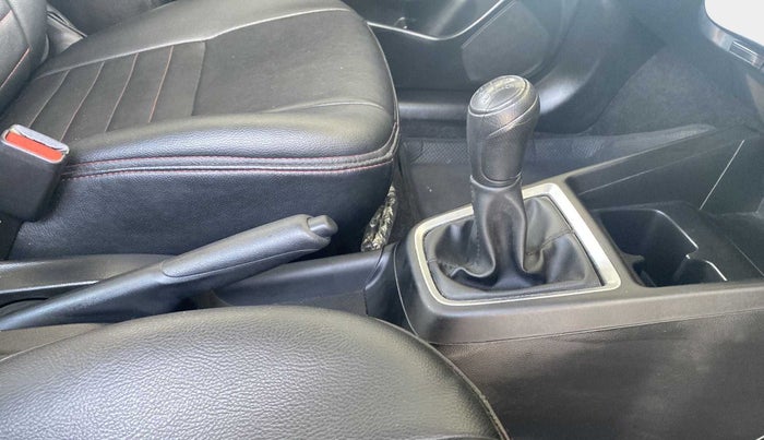 2018 Maruti Swift LXI, Petrol, Manual, 19,104 km, Gear Lever