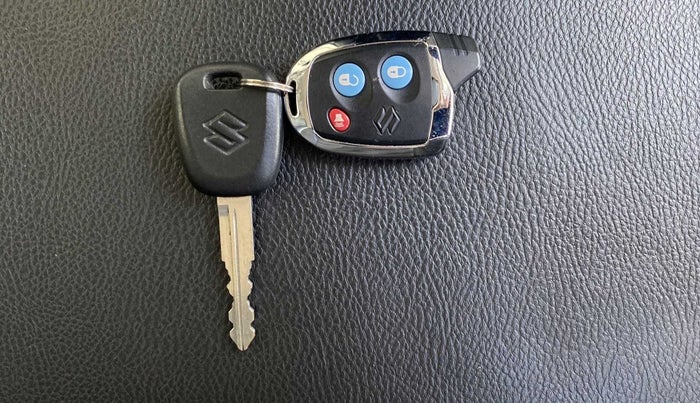 2018 Maruti Swift LXI, Petrol, Manual, 19,104 km, Key Close Up