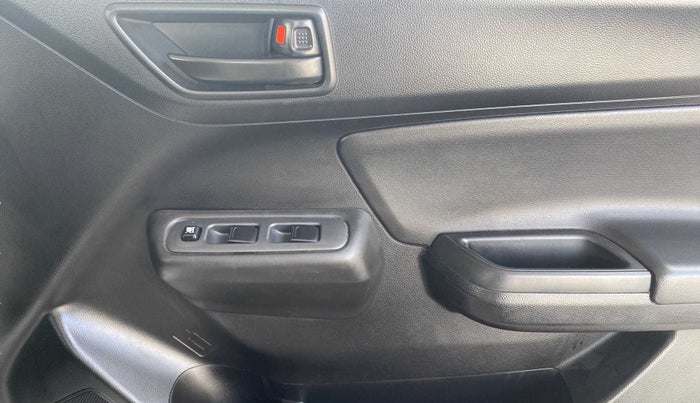 2018 Maruti Swift LXI, Petrol, Manual, 19,104 km, Driver Side Door Panels Control