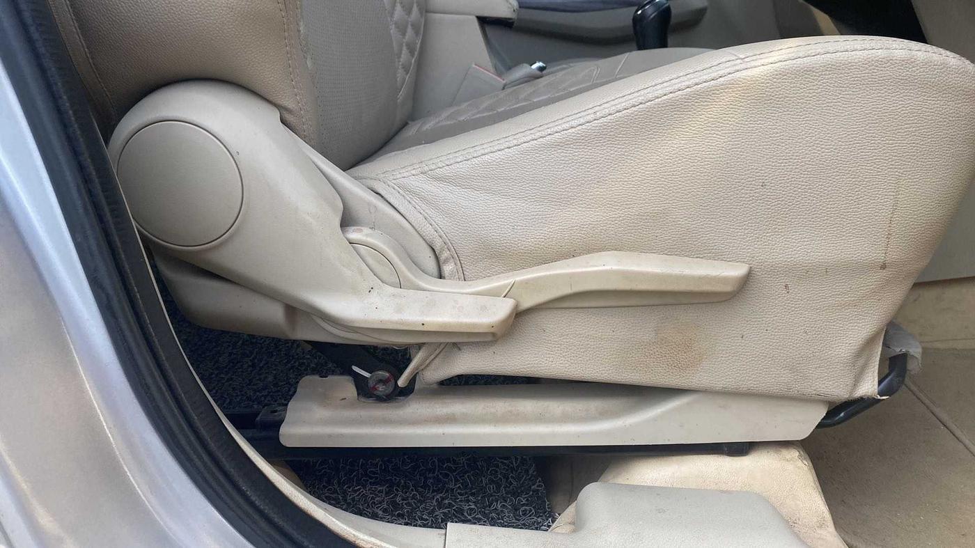 2021 Maruti Dzire VXI, Petrol, Manual, 26,029 km, Driver Side Adjustment Panel