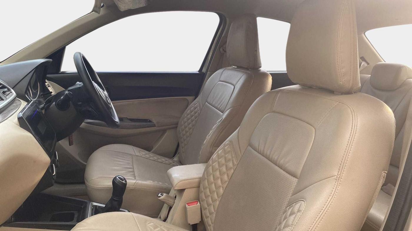 2021 Maruti Dzire VXI, Petrol, Manual, 26,029 km, Right Side Front Door Cabin