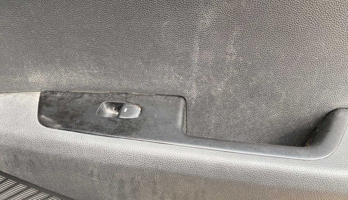 2018 Hyundai Creta S PLUS 1.4 DIESEL, Diesel, Manual, 56,034 km, Right rear window switch / handle - Switch/handle not functional