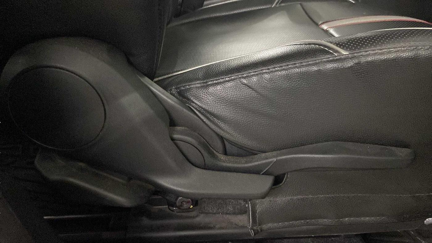 2022 Maruti BREZZA VXI SMART HYBRID, Petrol, Manual, 22,891 km, Driver Side Adjustment Panel