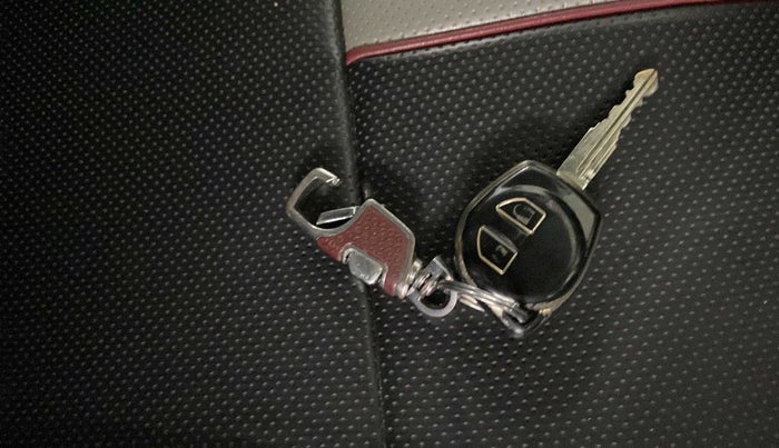 2022 Maruti BREZZA VXI SMART HYBRID, Petrol, Manual, 22,891 km, Key Close Up