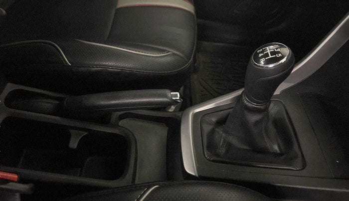 2022 Maruti BREZZA VXI SMART HYBRID, Petrol, Manual, 22,891 km, Gear Lever