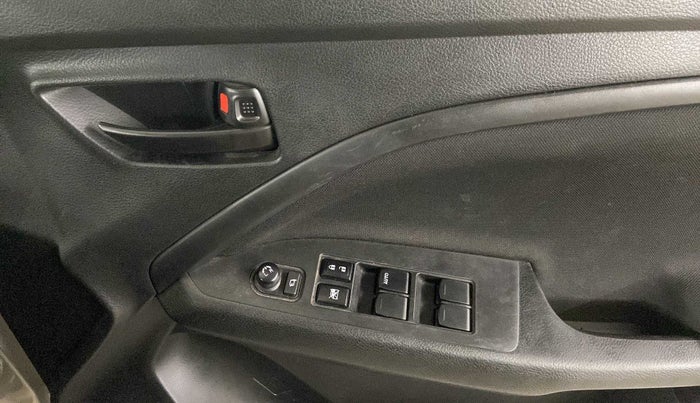 2022 Maruti BREZZA VXI SMART HYBRID, Petrol, Manual, 22,891 km, Driver Side Door Panels Control