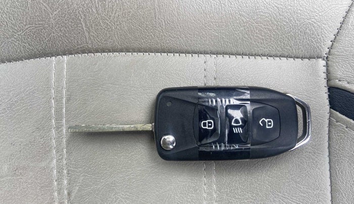 2019 Tata TIAGO NRG PETROL, Petrol, Manual, 10,677 km, Key Close Up