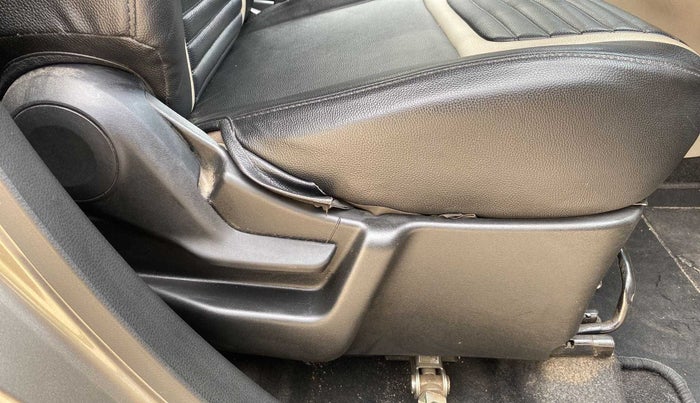 2019 Maruti New Wagon-R VXI 1.2, Petrol, Manual, 45,075 km, Driver Side Adjustment Panel