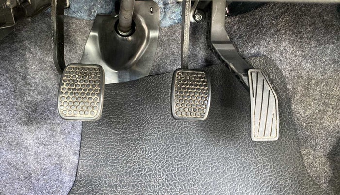 2018 Maruti Alto 800 LXI, Petrol, Manual, 5,372 km, Pedals