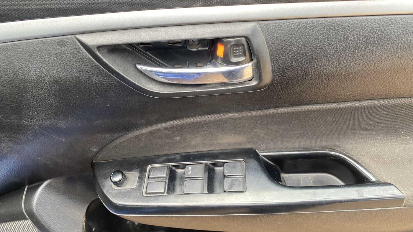 2012 Maruti Swift VDI, Diesel, Manual, 71,597 km, Driver Side Door Panels Control