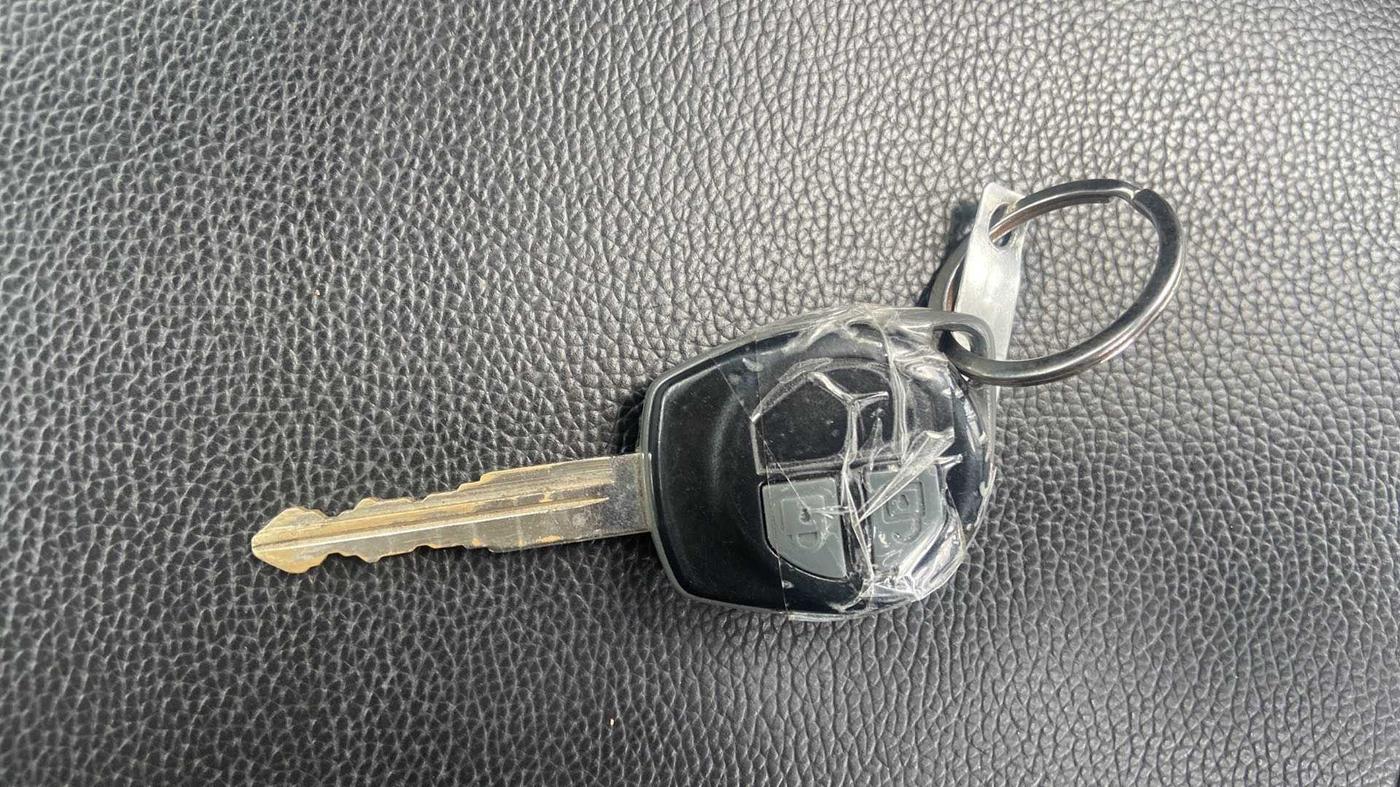 2016 Maruti Swift VXI, Petrol, Manual, 63,411 km, Key Close Up