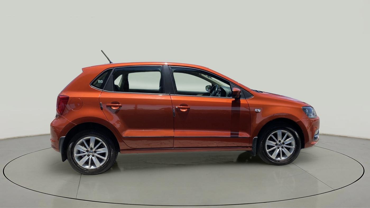 2014 Volkswagen Polo HIGHLINE1.2L, Petrol, Manual, 1,10,557 km, Right Side View
