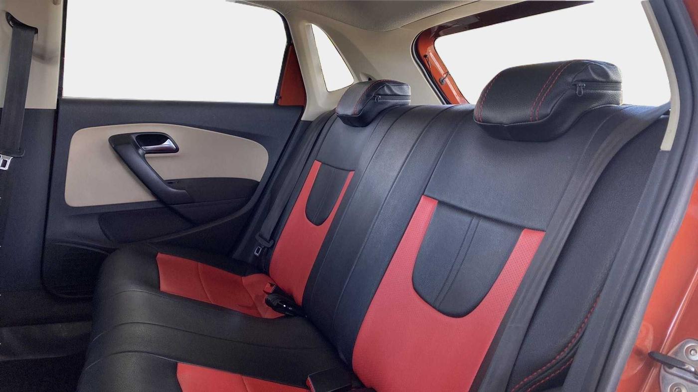 2014 Volkswagen Polo HIGHLINE1.2L, Petrol, Manual, 1,10,557 km, Right Side Rear Door Cabin