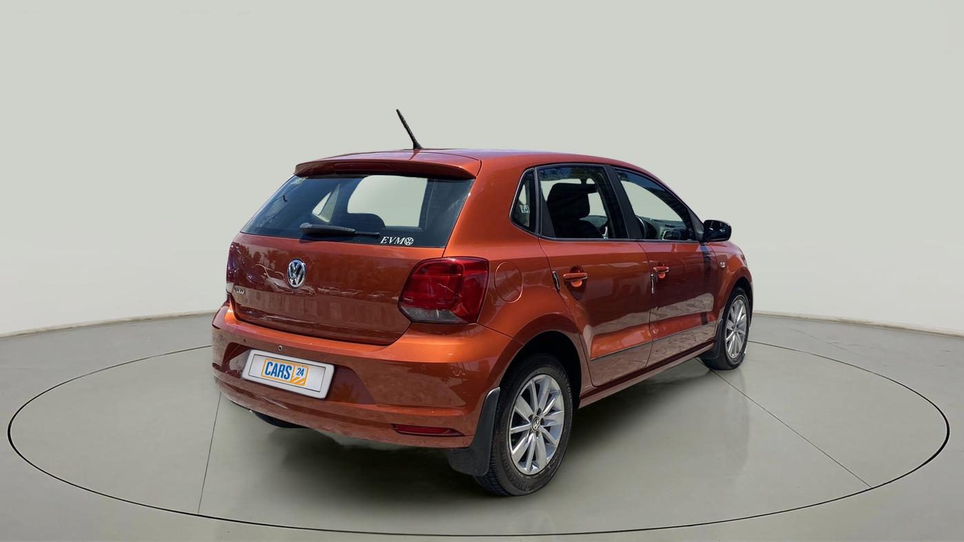2014 Volkswagen Polo HIGHLINE1.2L, Petrol, Manual, 1,10,557 km, Right Back Diagonal