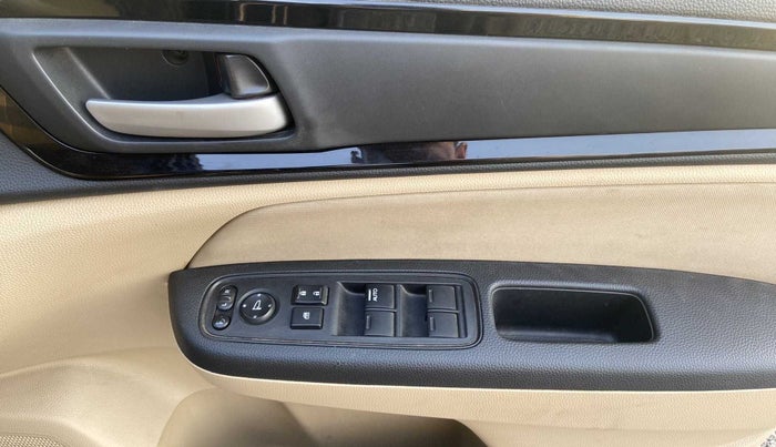 2019 Honda Amaze 1.2L I-VTEC V, CNG, Manual, 52,809 km, Driver Side Door Panels Control