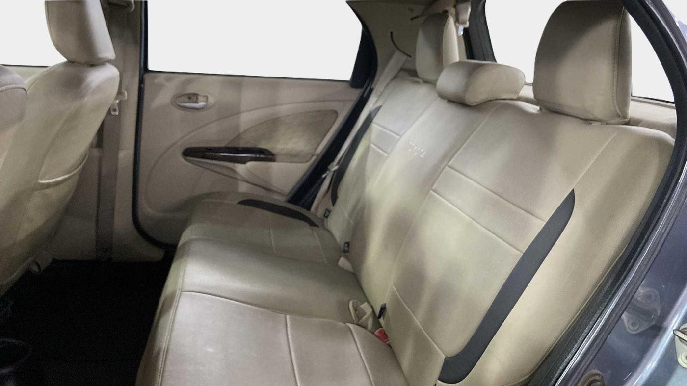 2018 Toyota Etios Liva V, CNG, Manual, 43,408 km, Right Side Rear Door Cabin