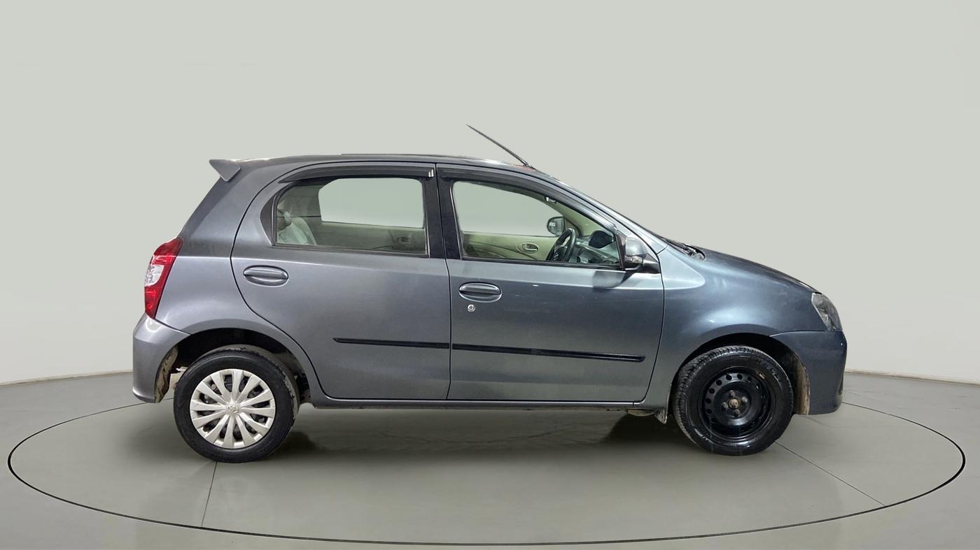 2018 Toyota Etios Liva V, CNG, Manual, 43,408 km, Right Side View