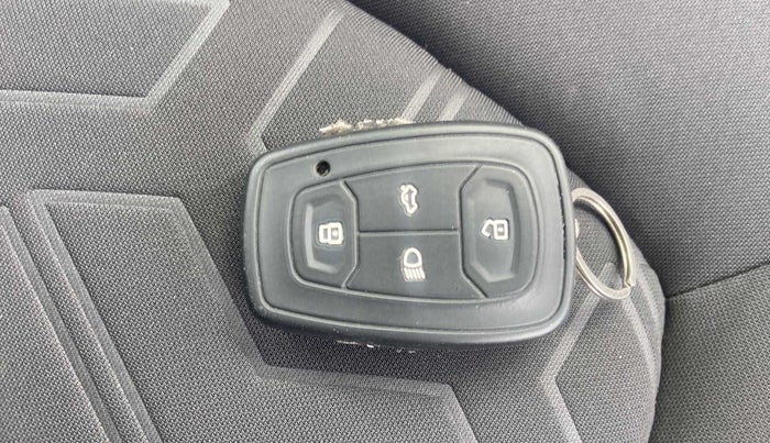 2020 Tata NEXON XZA PLUS PETROL DUAL TONE, Petrol, Automatic, 19,549 km, Key Close Up