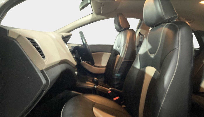 2016 Hyundai Elite i20 ASTA 1.2, Petrol, Manual, 33,374 km, Right Side Front Door Cabin