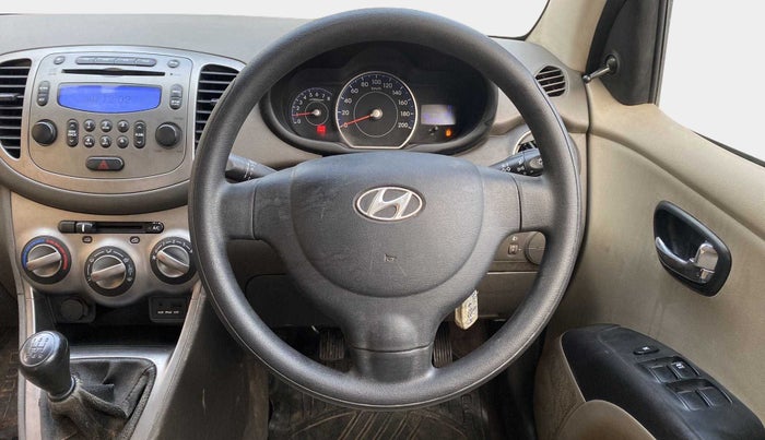 2014 Hyundai i10 SPORTZ 1.1, Petrol, Manual, 29,049 km, Steering Wheel Close Up