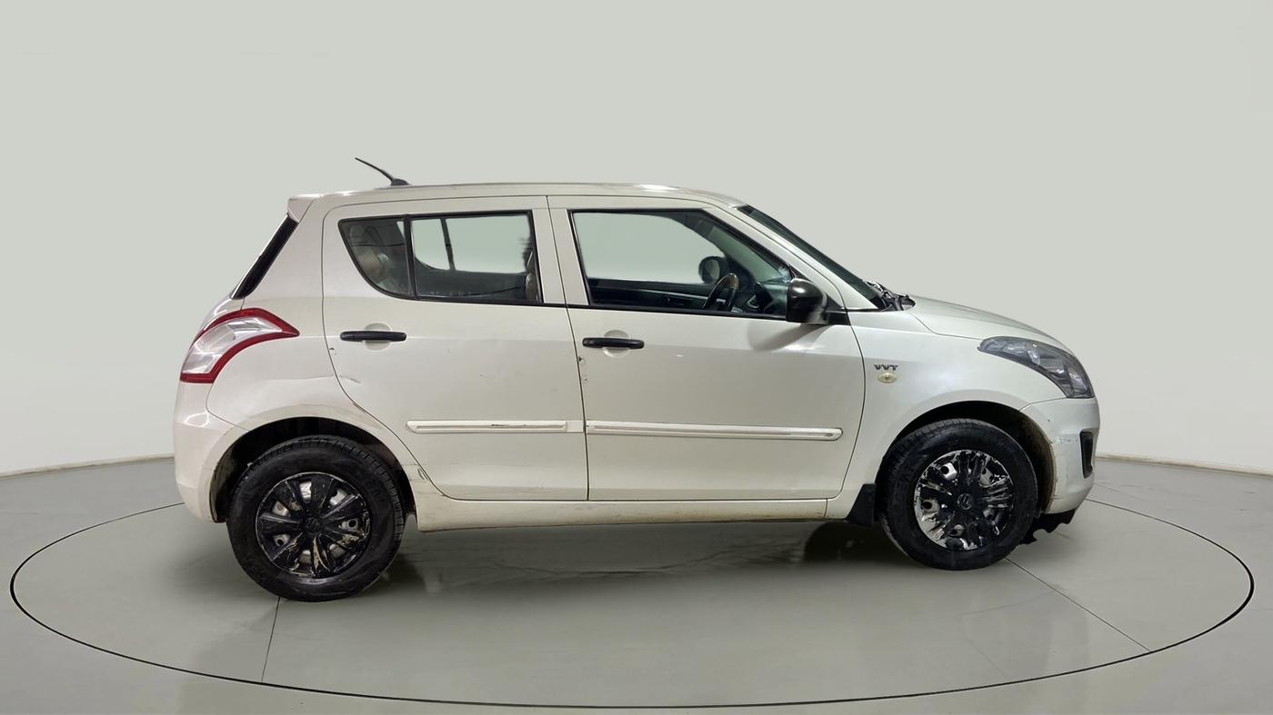 2017 Maruti Swift LXI (O), Petrol, Manual, 37,099 km, Right Side View