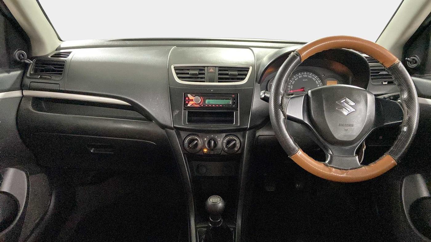 2017 Maruti Swift LXI (O), Petrol, Manual, 37,099 km, Dashboard