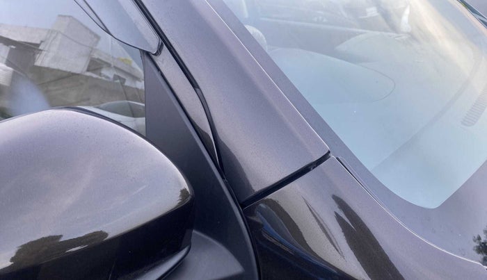 2019 Honda Amaze 1.2L I-VTEC VX, Petrol, Manual, 89,861 km, Right A pillar - Paint is slightly faded