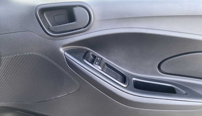 2018 Ford FREESTYLE AMBIENTE 1.5 DIESEL, Diesel, Manual, 61,531 km, Driver Side Door Panels Control
