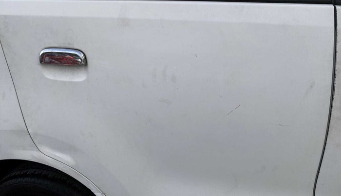 2015 Maruti Wagon R 1.0 VXI, Petrol, Manual, 69,973 km, Right rear door - Minor scratches