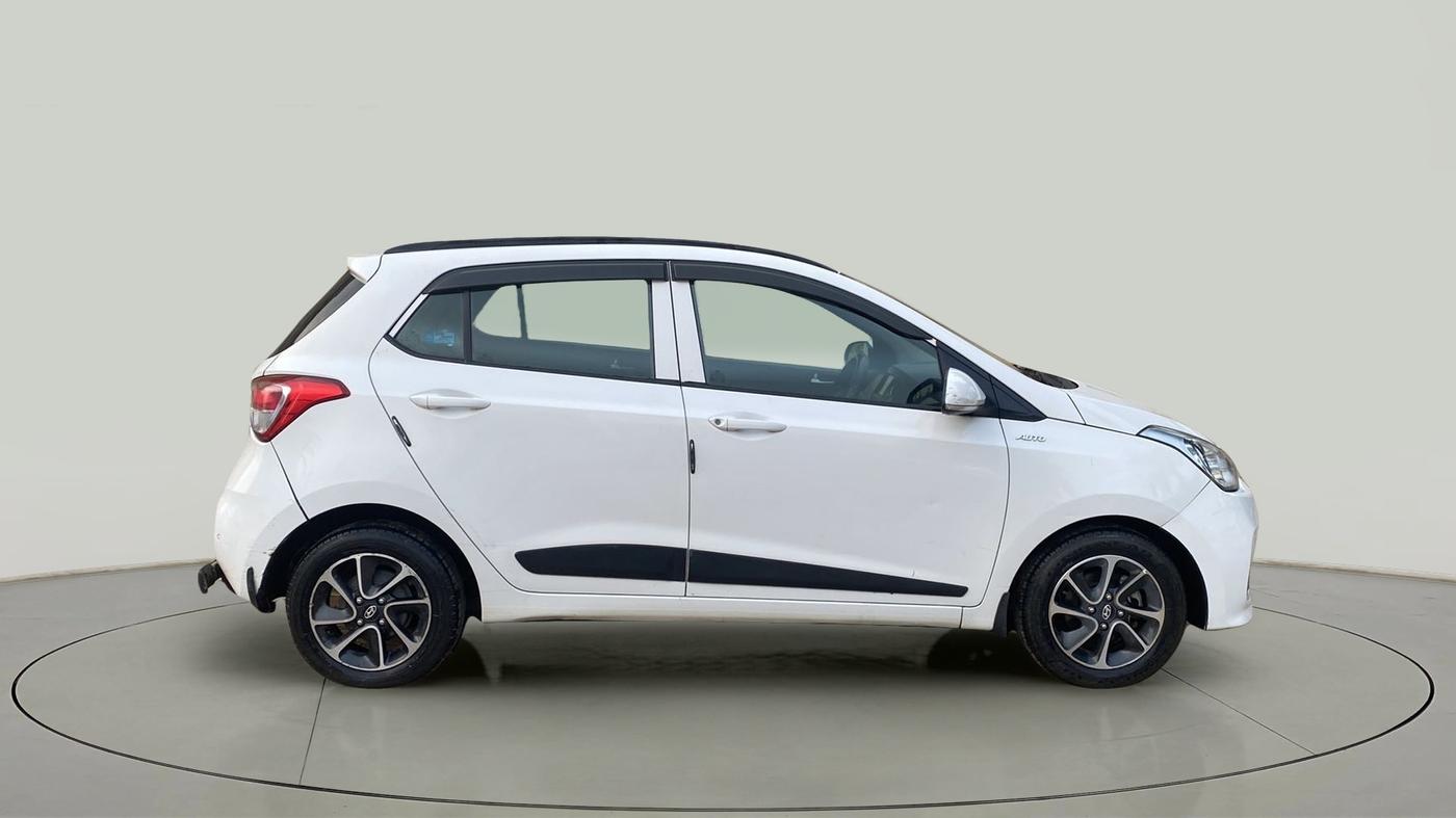 2018 Hyundai Grand i10 SPORTZ AT 1.2 KAPPA VTVT, Petrol, Automatic, 15,481 km, Right Side View
