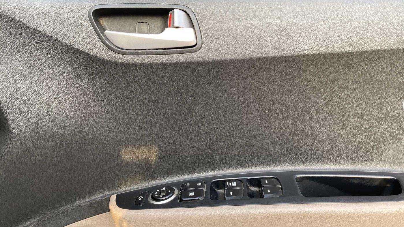2019 Hyundai Grand i10 SPORTZ 1.2 KAPPA VTVT, Petrol, Manual, 70,913 km, Driver Side Door Panels Control