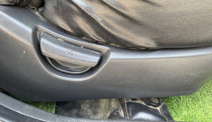 2019 Hyundai Grand i10 SPORTZ 1.2 KAPPA VTVT, Petrol, Manual, 70,913 km, Driver Side Adjustment Panel