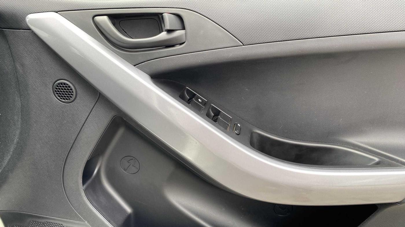 2022 Tata NEXON XMA SUNROOF DIESEL, Diesel, Automatic, 11,521 km, Driver Side Door Panels Control