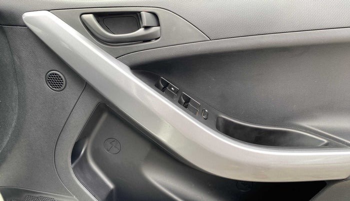 2022 Tata NEXON XMA SUNROOF DIESEL, Diesel, Automatic, 11,521 km, Driver Side Door Panels Control