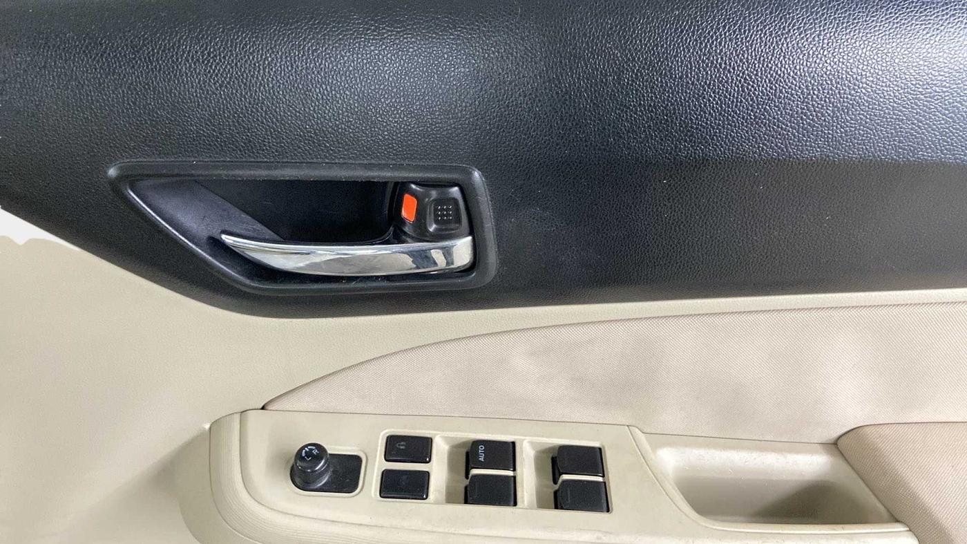 2017 Maruti Dzire VXI, Petrol, Manual, 69,455 km, Driver Side Door Panels Control