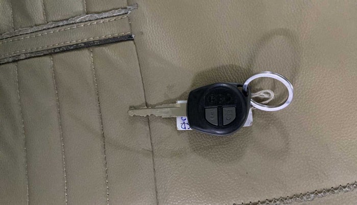 2017 Maruti Dzire VXI, Petrol, Manual, 69,455 km, Key Close Up