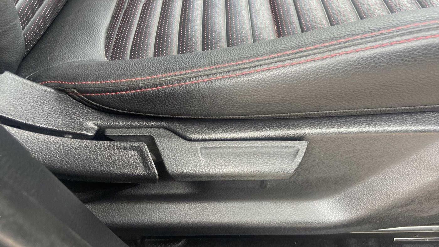 2021 KIA SONET GTX PLUS 1.0 IMT, Petrol, Manual, 16,626 km, Driver Side Adjustment Panel