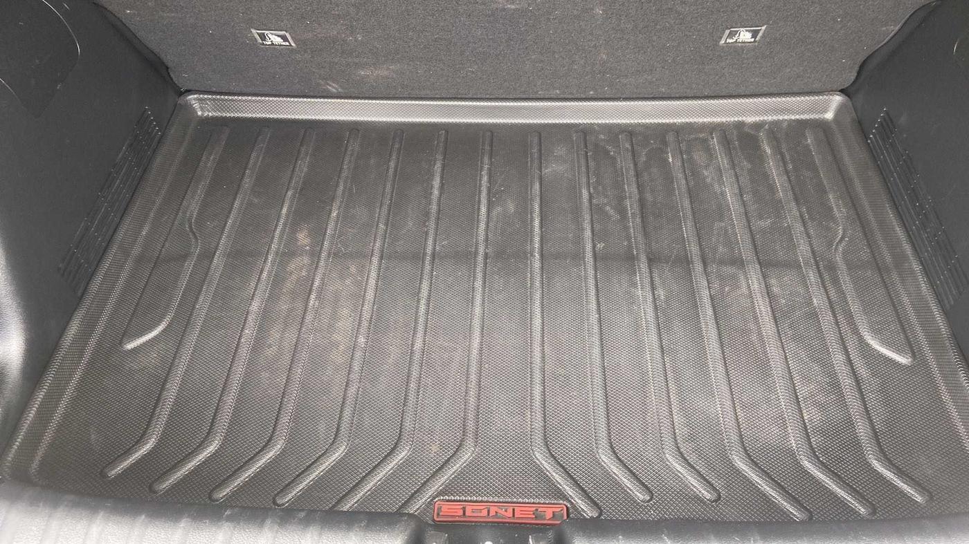 2021 KIA SONET GTX PLUS 1.0 IMT, Petrol, Manual, 16,626 km, Boot Inside