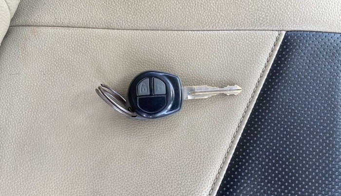 2014 Maruti Swift Dzire VDI, Diesel, Manual, 60,807 km, Key Close Up