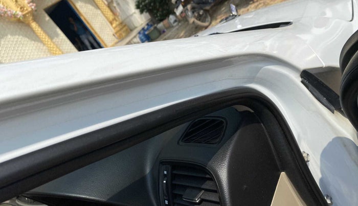 2016 Maruti Ciaz VXI, Petrol, Manual, 39,784 km, Right A pillar - Minor scratches