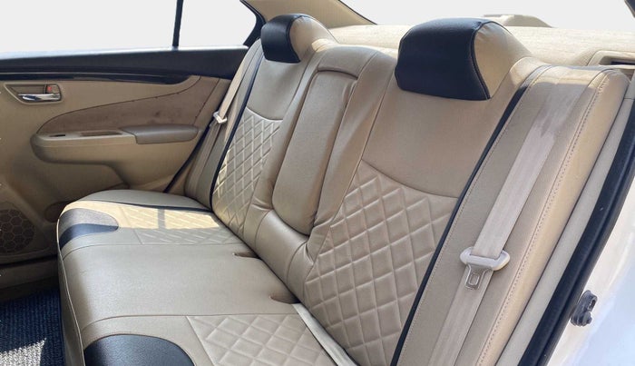 2016 Maruti Ciaz VXI, Petrol, Manual, 39,784 km, Right Side Rear Door Cabin