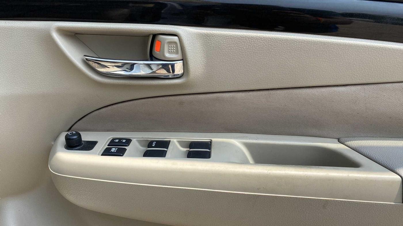 2016 Maruti Ciaz VXI, Petrol, Manual, 39,784 km, Driver Side Door Panels Control